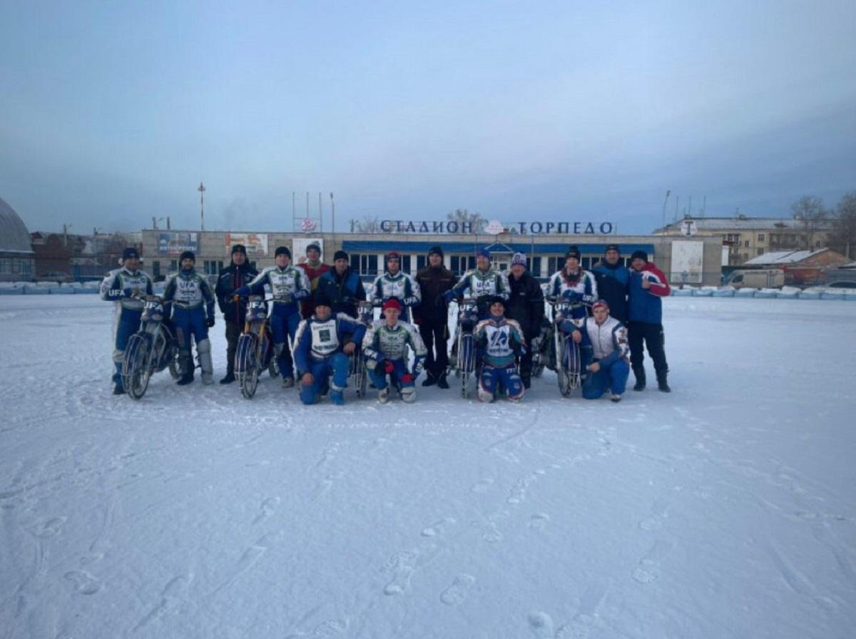 Фото Новосибирские мотогонщики готовятся выйти на лёд Кубка Сибири 3